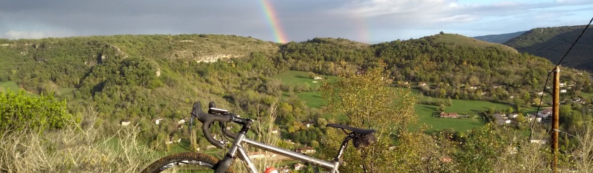 gravel-rides-france-rainbow-sky